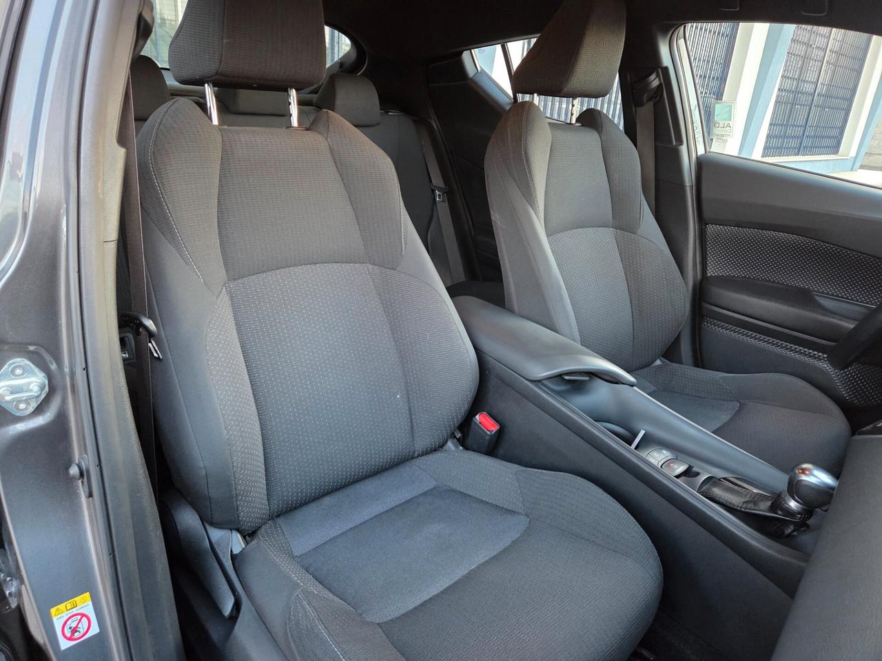 Toyota C-HR 1.8 Hybrid E-CVT Active