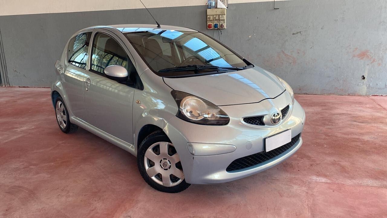 Toyota Aygo 1.0 12V VVT-i 5 porte