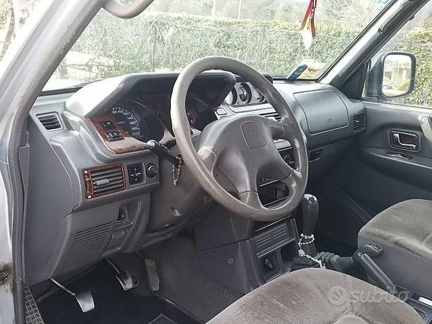 Mitsubishi Pajero II 2.5 TDI 115CV GL Autocarro G.Traino