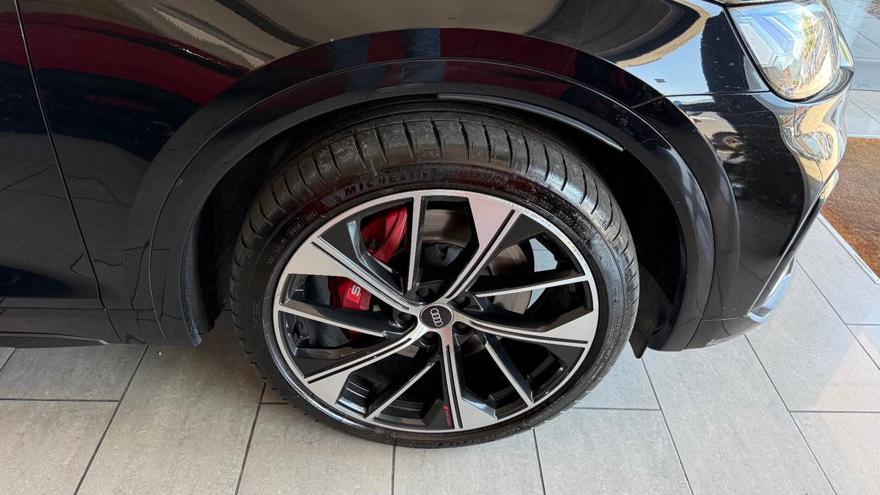 AUDI SQ5 SPORTBACK TETTO IDENTITY BLACK
