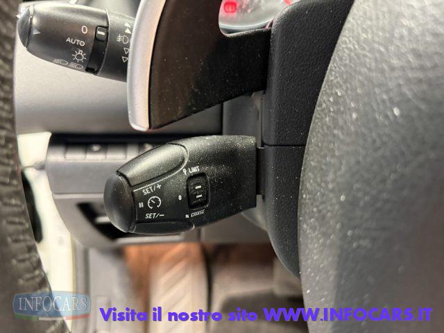 PEUGEOT 3008 1.6 e-HDi 112CV Autom.