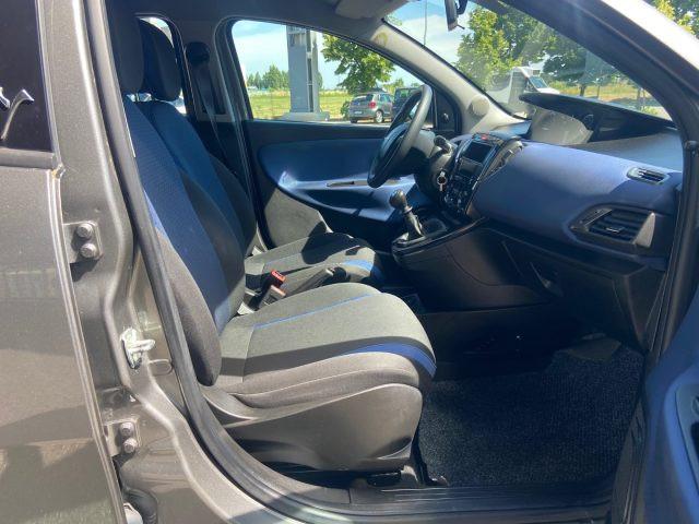 LANCIA Ypsilon 1.2 69 CV 5P. Silver