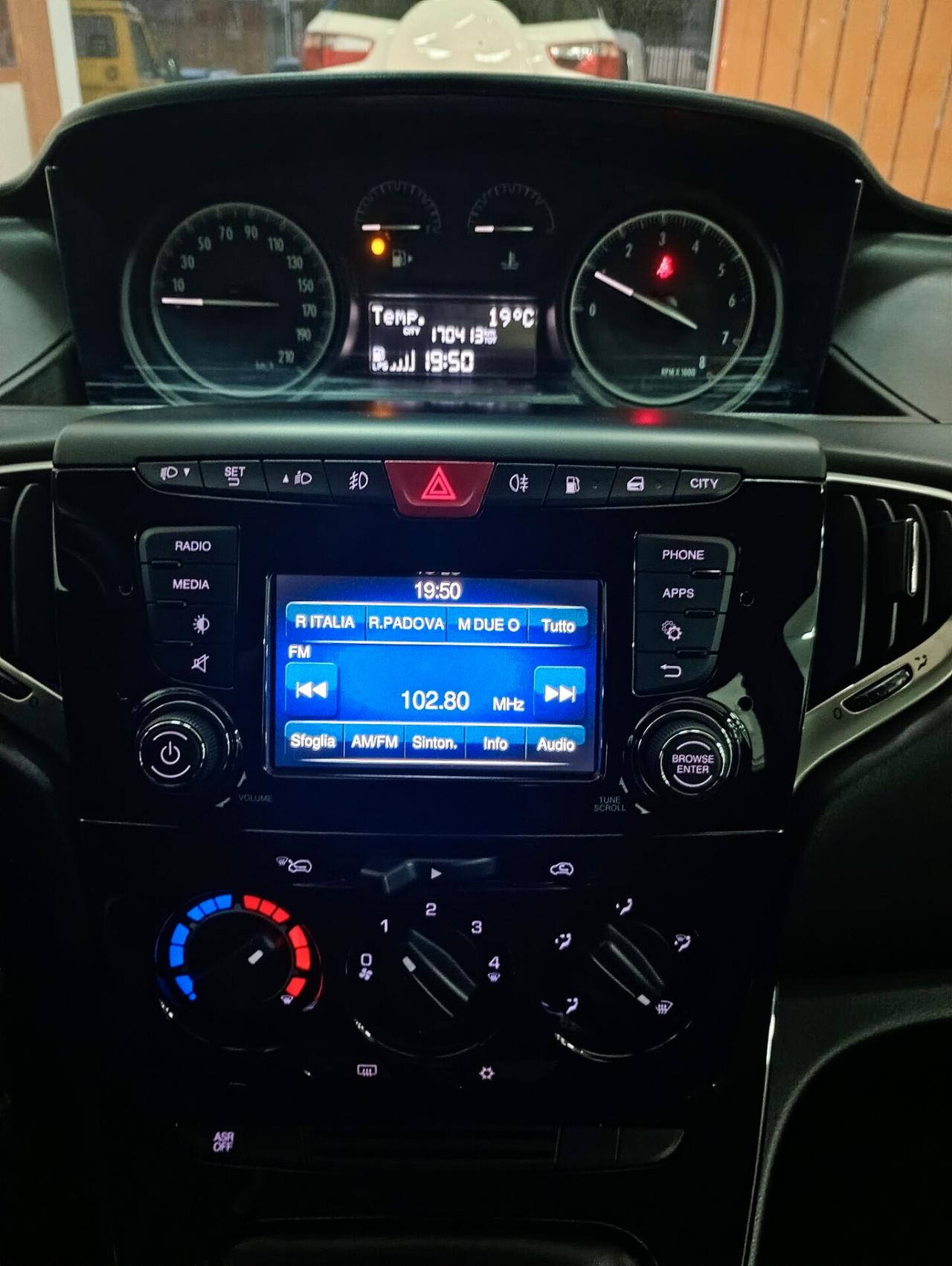 Lancia Ypsilon 1.2 69 CV 5 porte GPL Ecochic Platinum