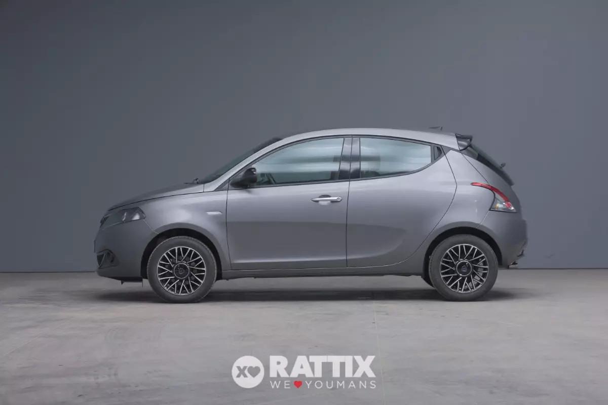 Lancia Ypsilon 1.0 Firefly Hybrid 70CV Platino