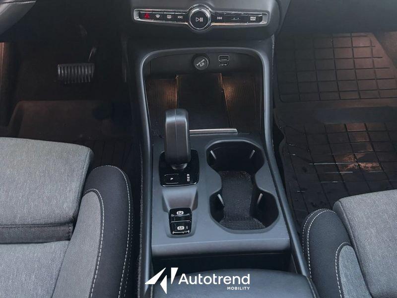 Volvo XC40 T5 180+82 CV Plug-in Hybrid Recharge Automatica Core