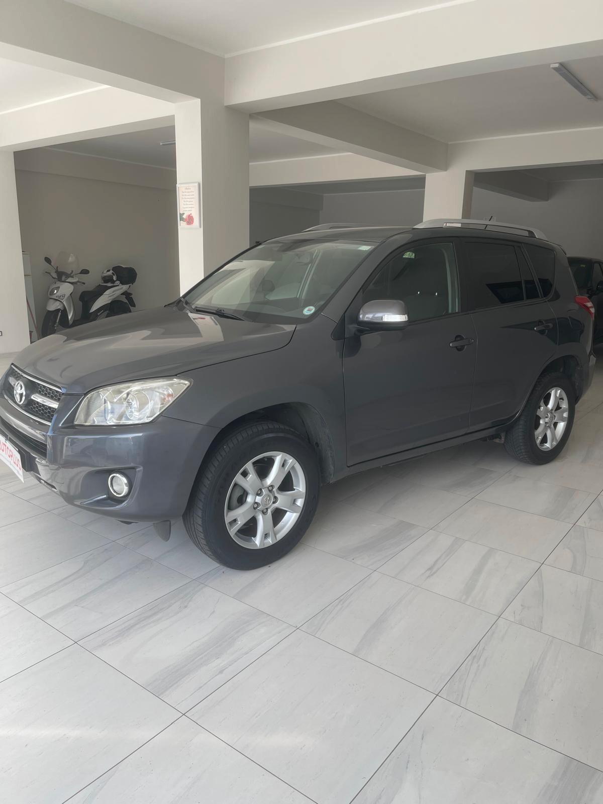 Toyota RAV 4 RAV4 Crossover 2.2 D-4D 150 CV DPF Luxury