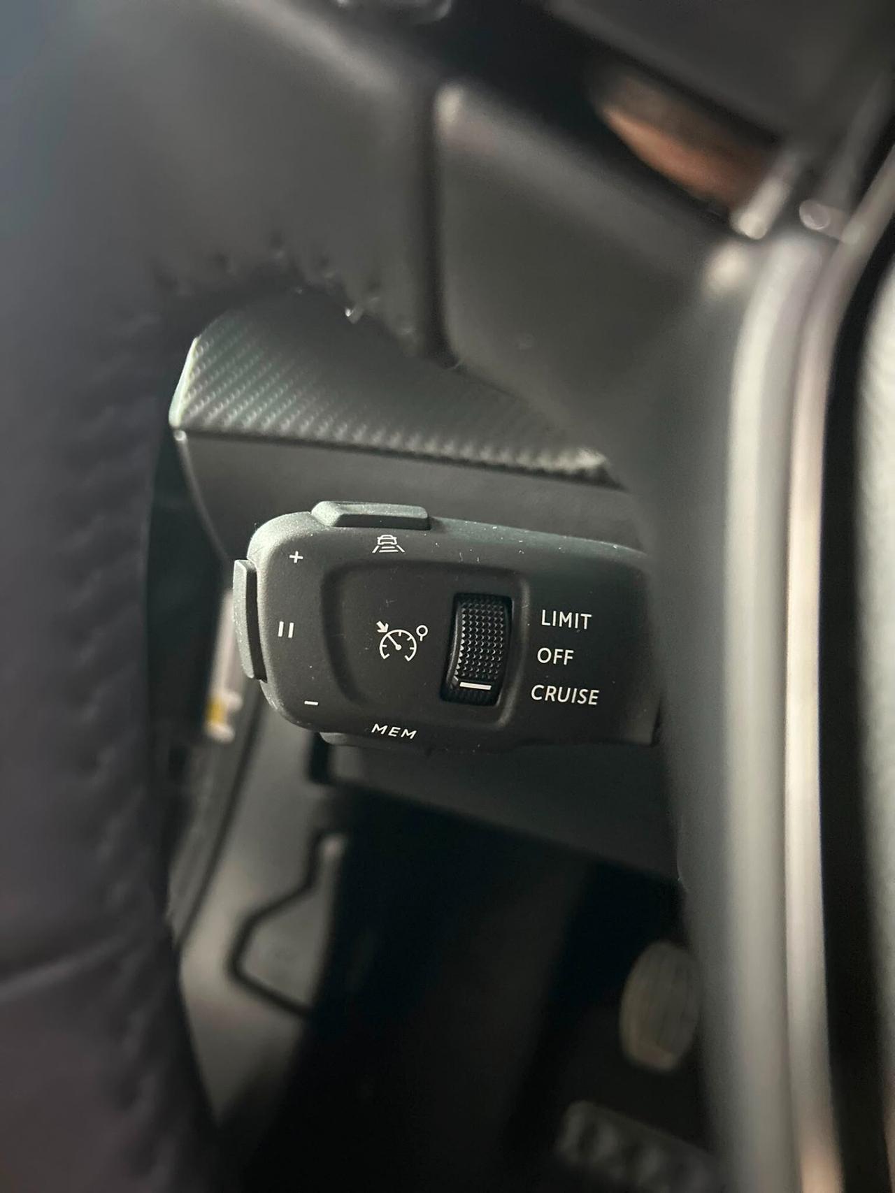 Peugeot 2008 PureTech 1.2 Benzina 100 cv S&S Allure