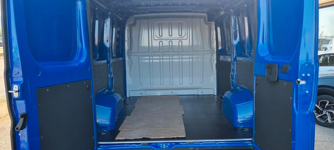 Furgone Opel Movano 2.2 HDI 120cv 3Posti 9000km Unipro