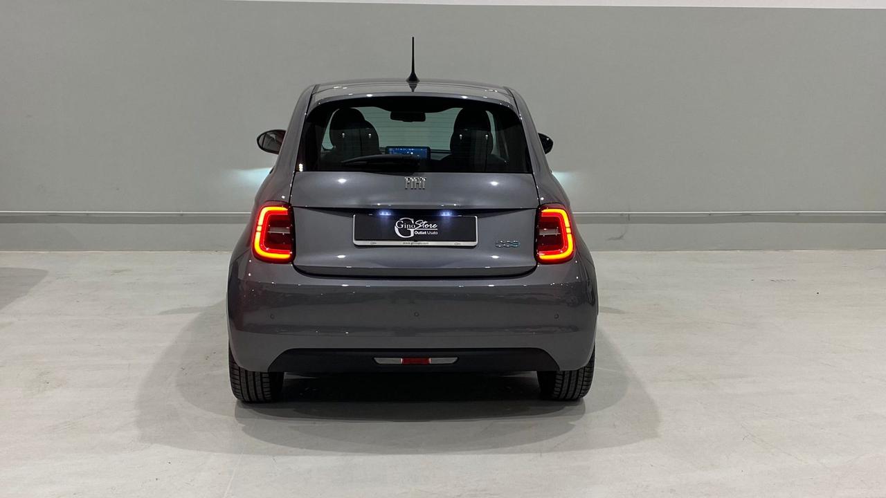 FIAT 500e 3+1 - 500e 3+1 42 kWh Icon