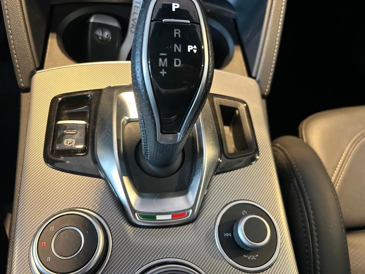 Alfa Romeo Stelvio VELOCE 2.2 Turbodiesel 210 CV AT8 Q4 SPOTICAR