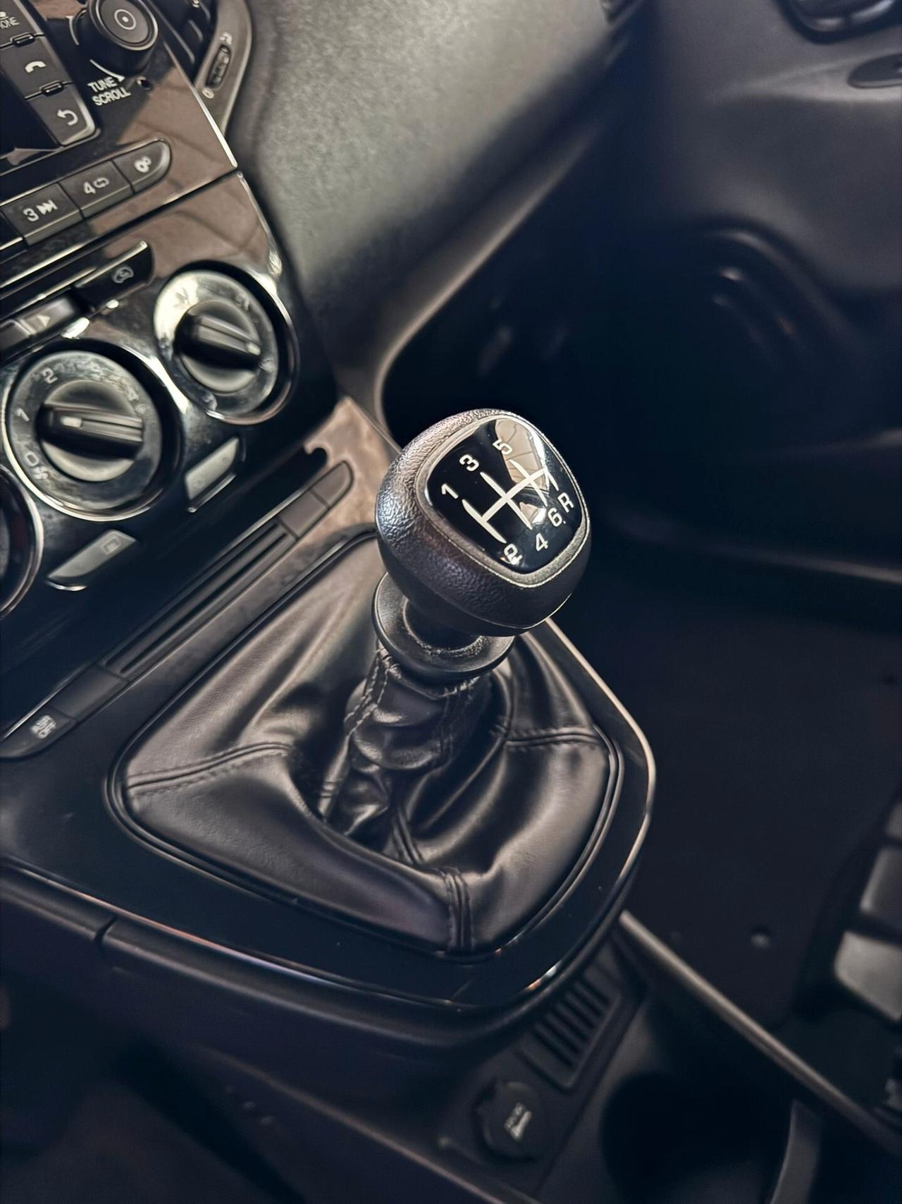 Lancia Ypsilon 1.0 FireFly 5 porte S&S Hybrid Ecochic Gold