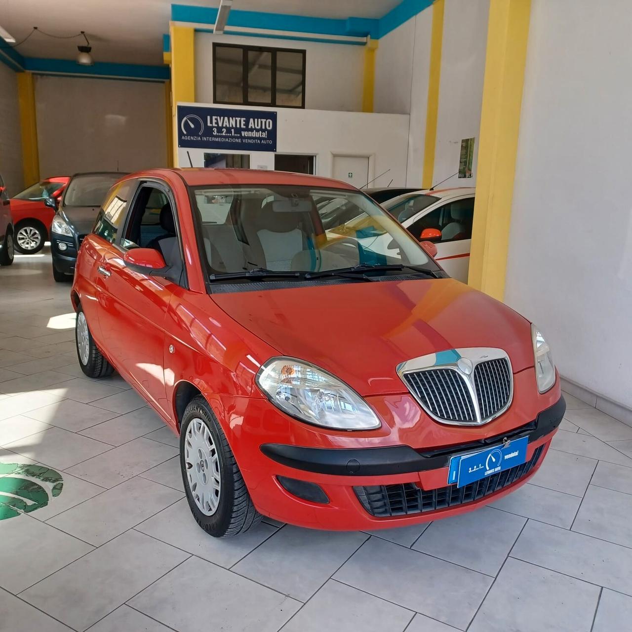 LANCIA YPSILON 1.3 MJTD NEOPATENTATI