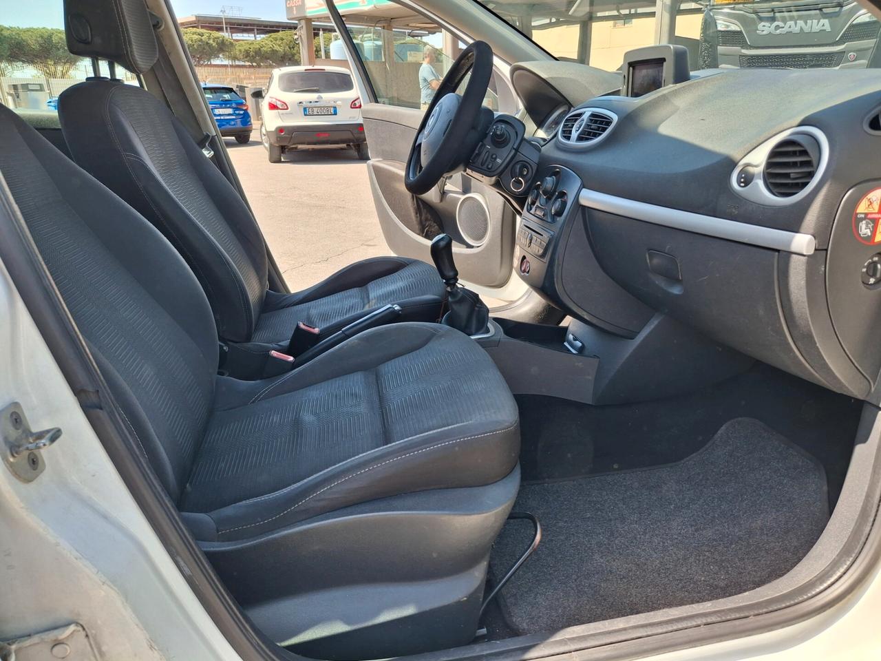 Renault Clio 1.2 16V.-5 Porte-NAVIGATORE-