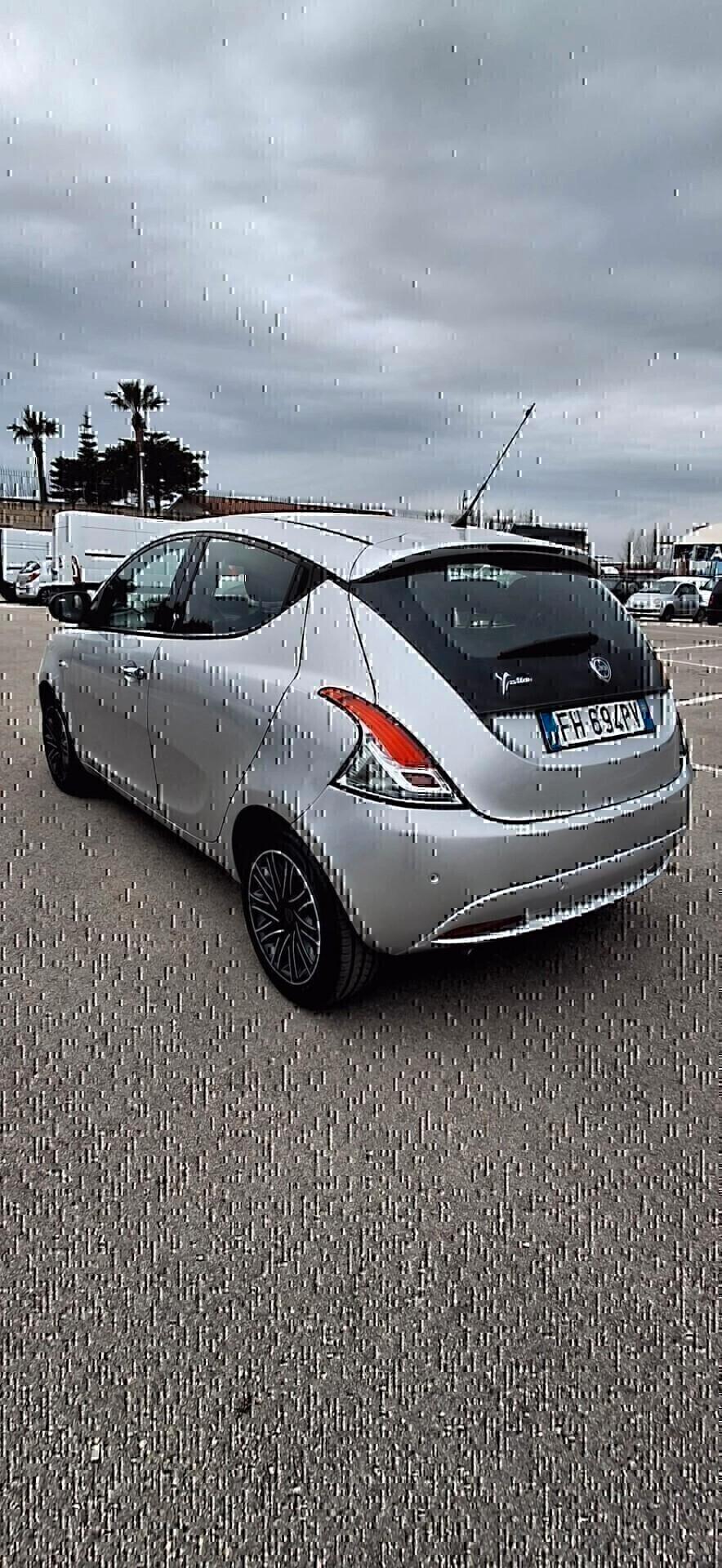Lancia Ypsilon 1.2 69 CV 5 porte GPL Ecochic Platinum