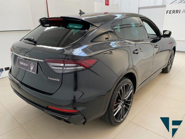 MASERATI Levante 3.8 BT V8 580 CV AWD Trofeo