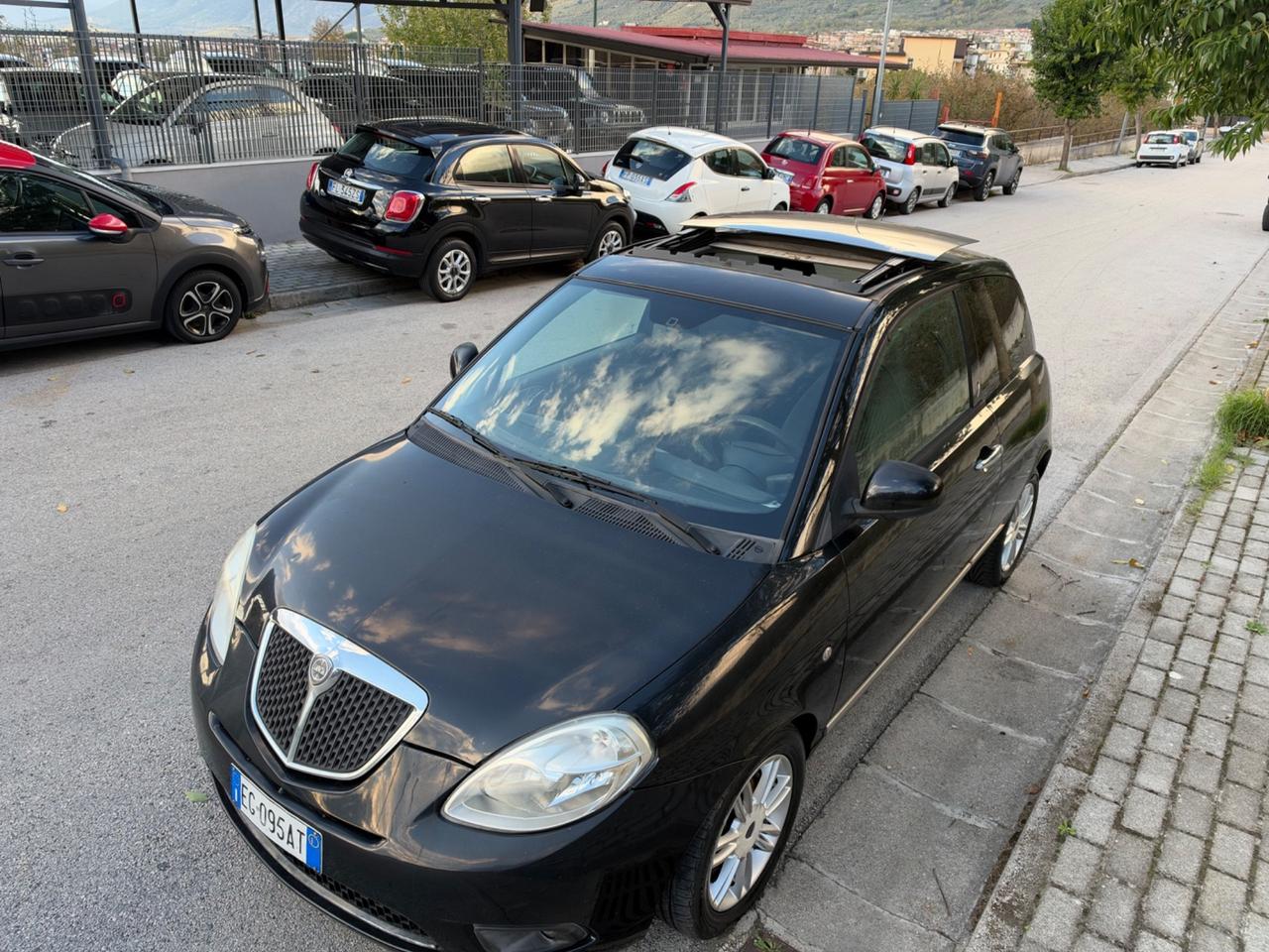 Lancia Ypsilon 1.3 MJT 75 CV Tetto apribile 2011