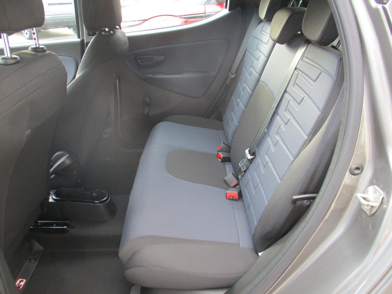 Lancia Ypsilon 1.0 FireFly 5 porte S&S Hybrid Platino