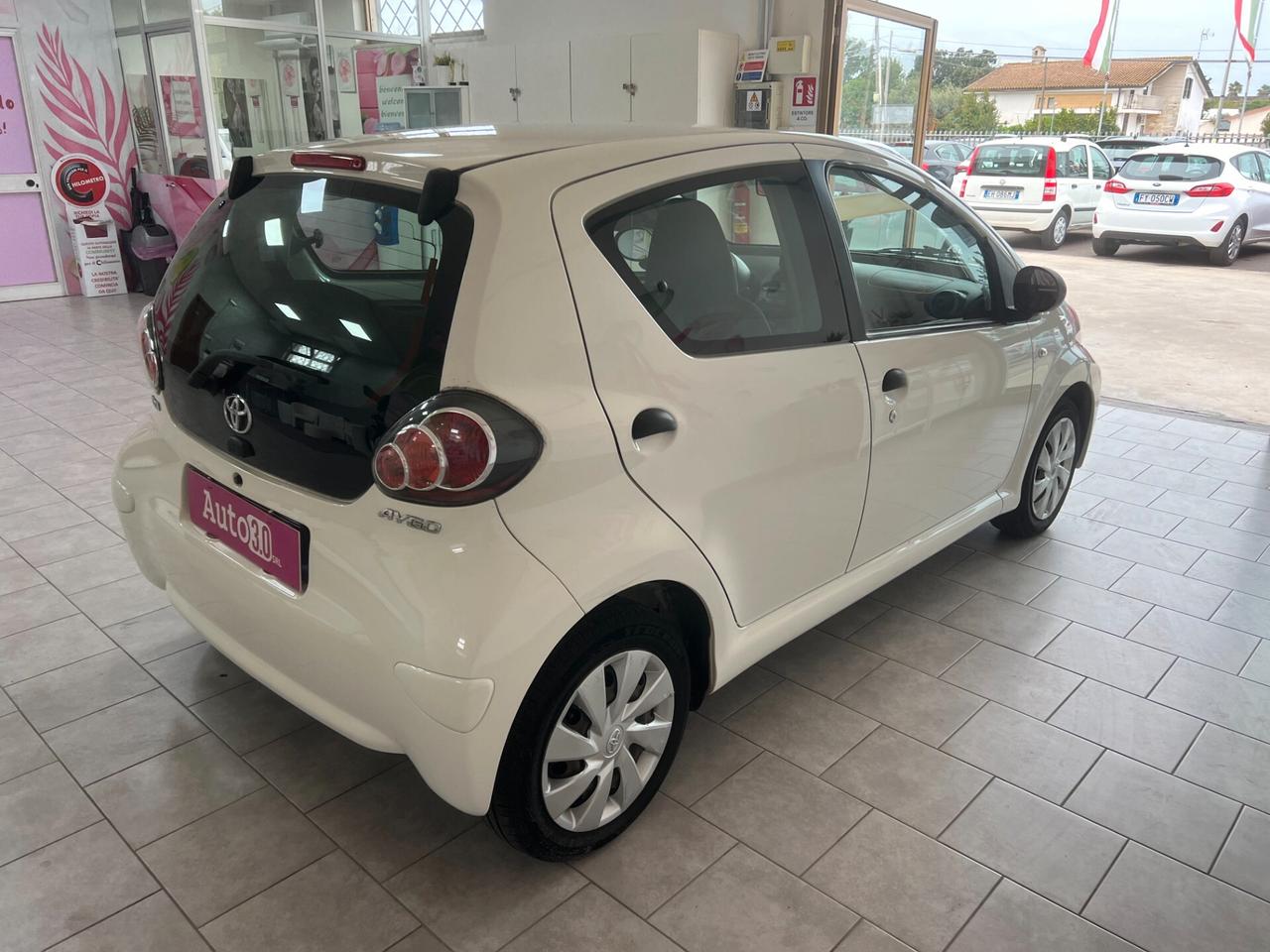 Toyota Aygo 1.0 12V VVT-i 5 porte Lounge Connect