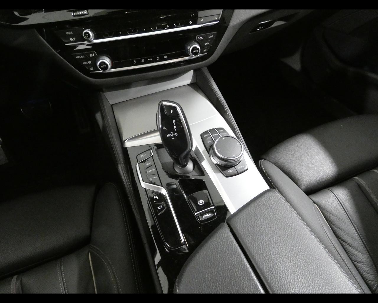 BMW Serie 5(G30/31/F90) - 530d 48V xDrive Touring Msport