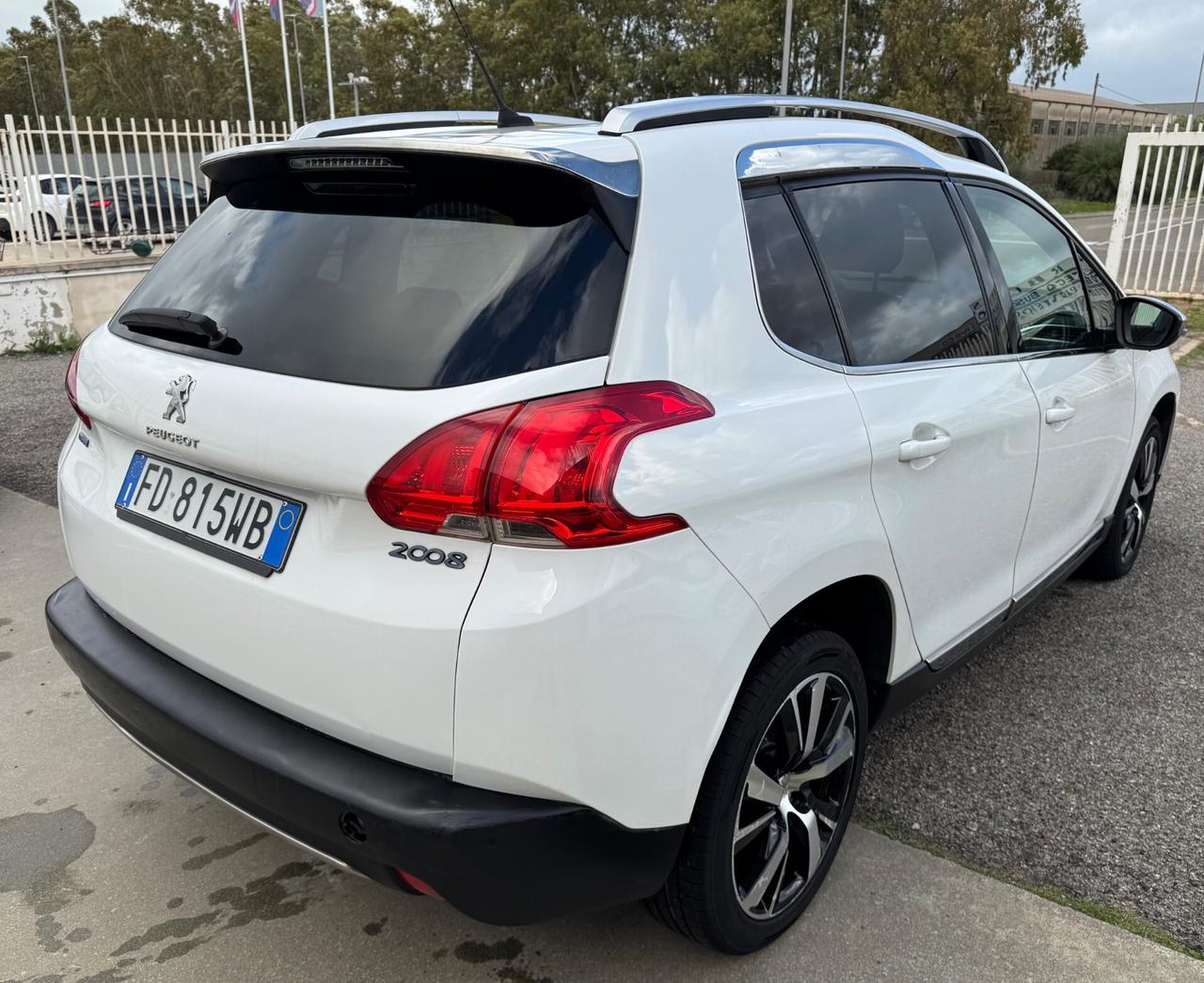Peugeot 2008 1.6 BlueHDi 120 Allure -GRIP CONTROL-