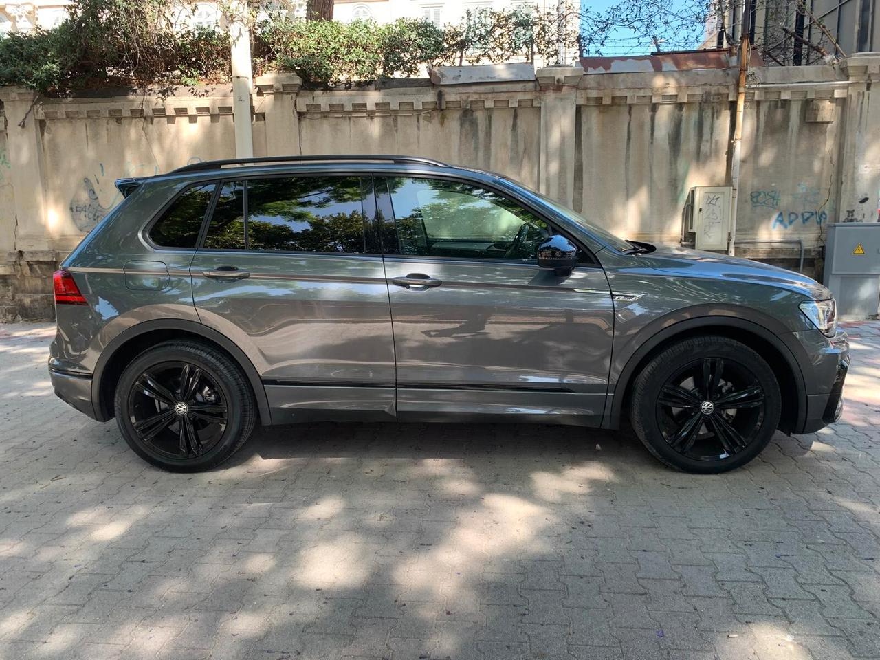 Volkswagen Tiguan 2.0 TDI SCR DSG Sport BlueMotion Technology R-LINE