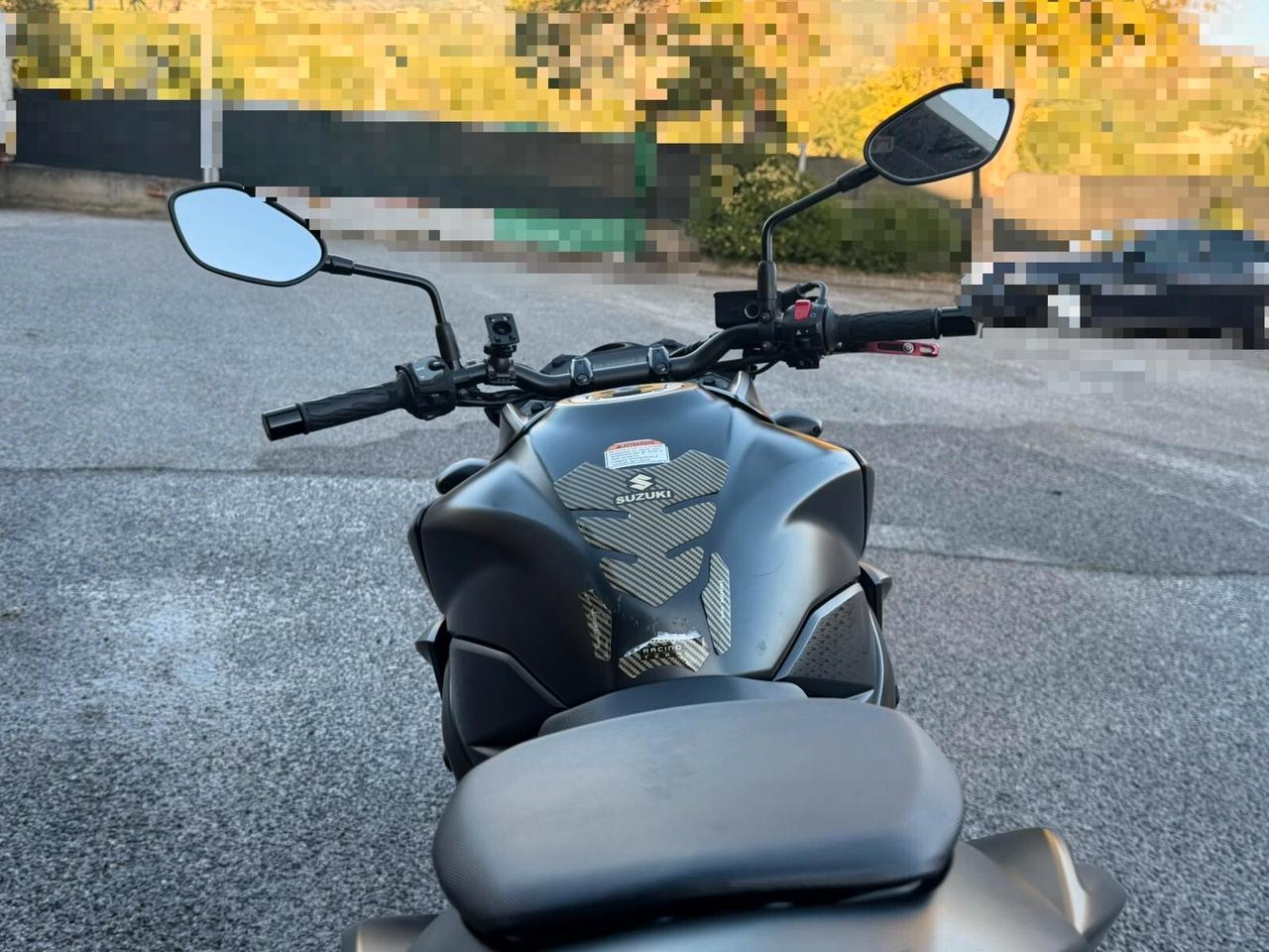 Suzuki GSX S 750