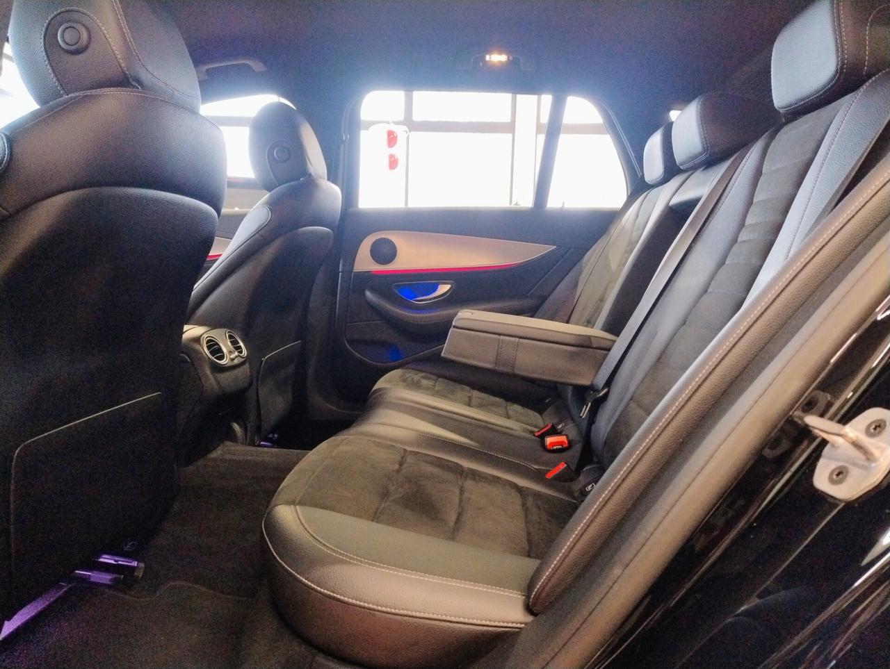 MERCEDES E 220d 4matic Premium AMG *WIDE*AMBIENT*CARPLAY