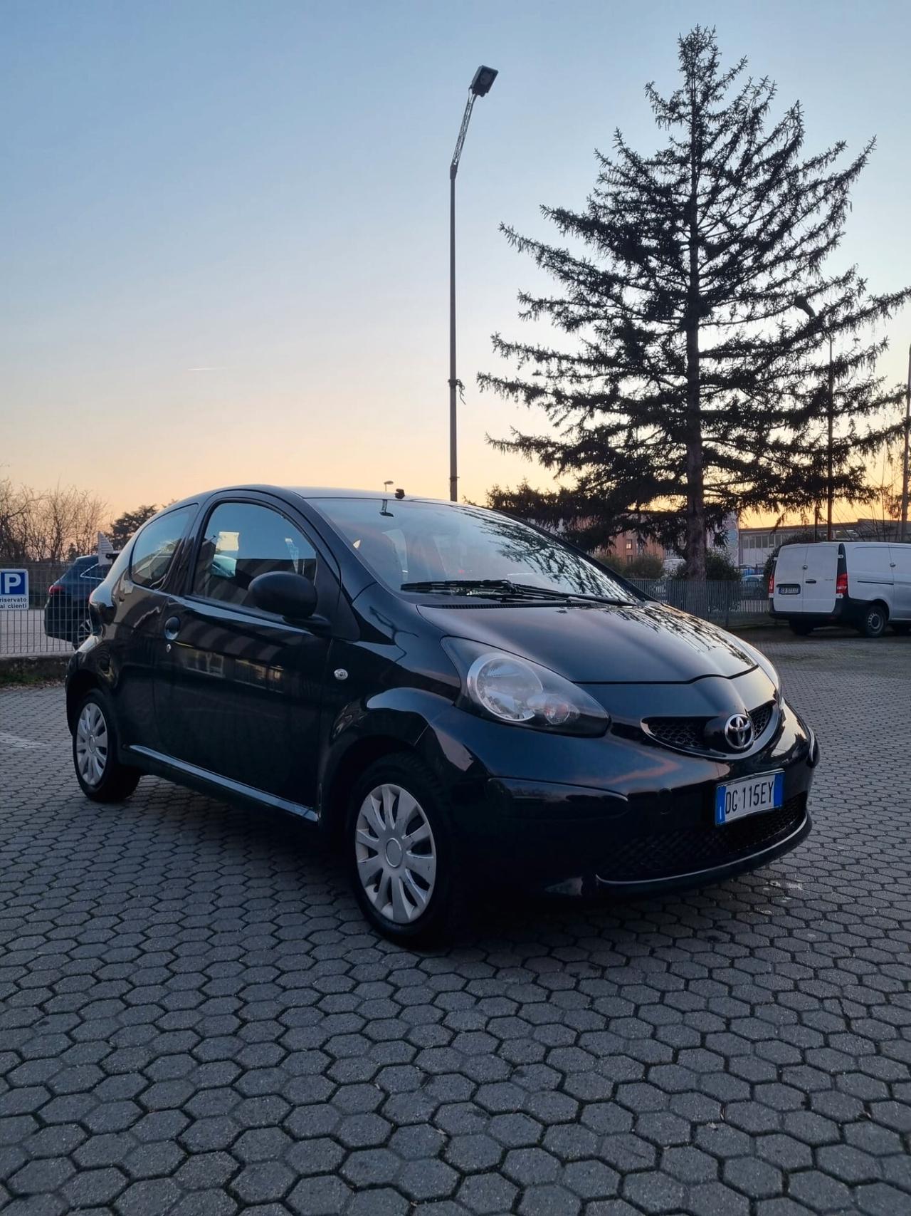 Toyota Aygo 1.0 12V VVT-i 3 porte Sol