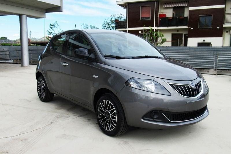 Lancia Ypsilon 1.0 FireFly 5 porte S&S Hybrid Platino con BONUS EASY GO'