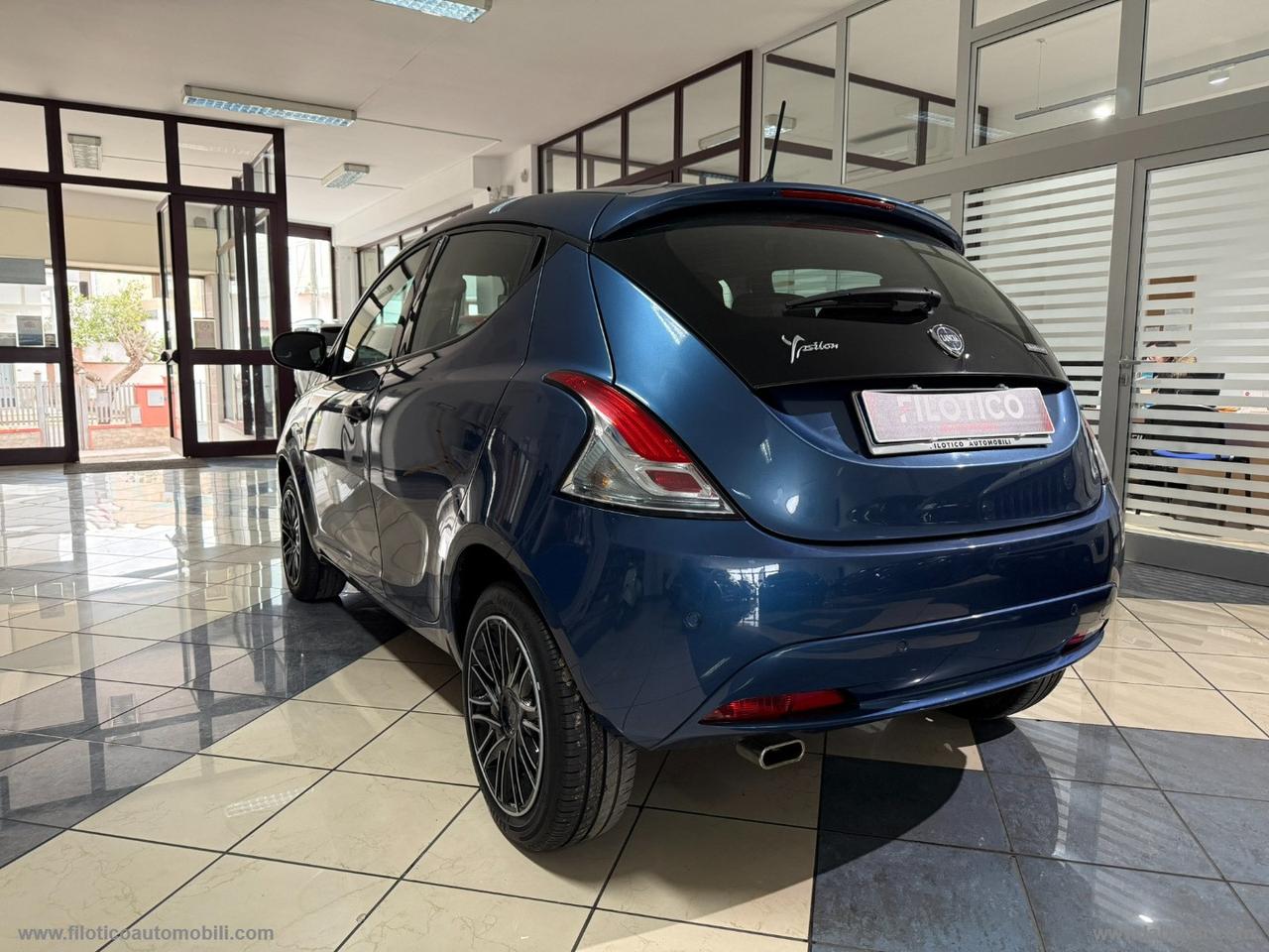 LANCIA Ypsilon 1.0 FireFly 5p.S&S Hybryd Gold CARPLAY - KIT 5 POSTO - SENSORI DI PARCHEGGIO