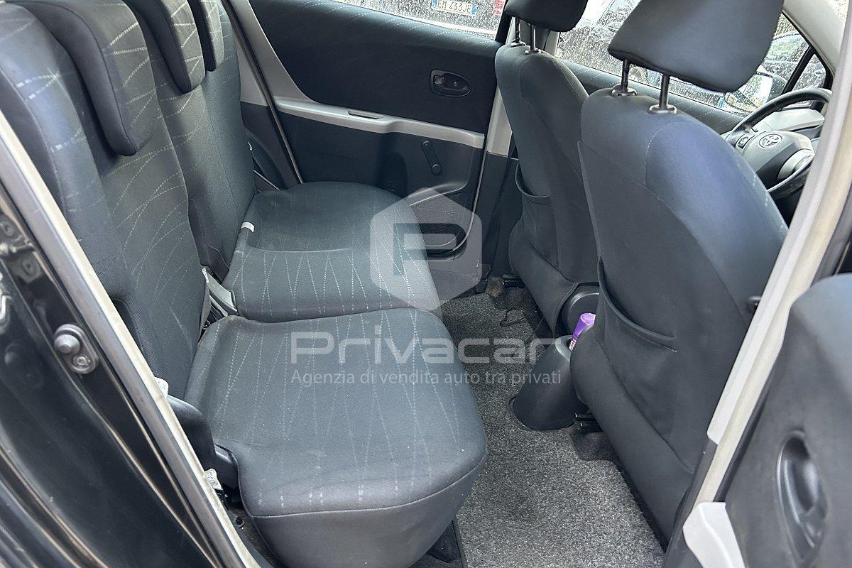 TOYOTA Yaris 1.0 5 porte Sol