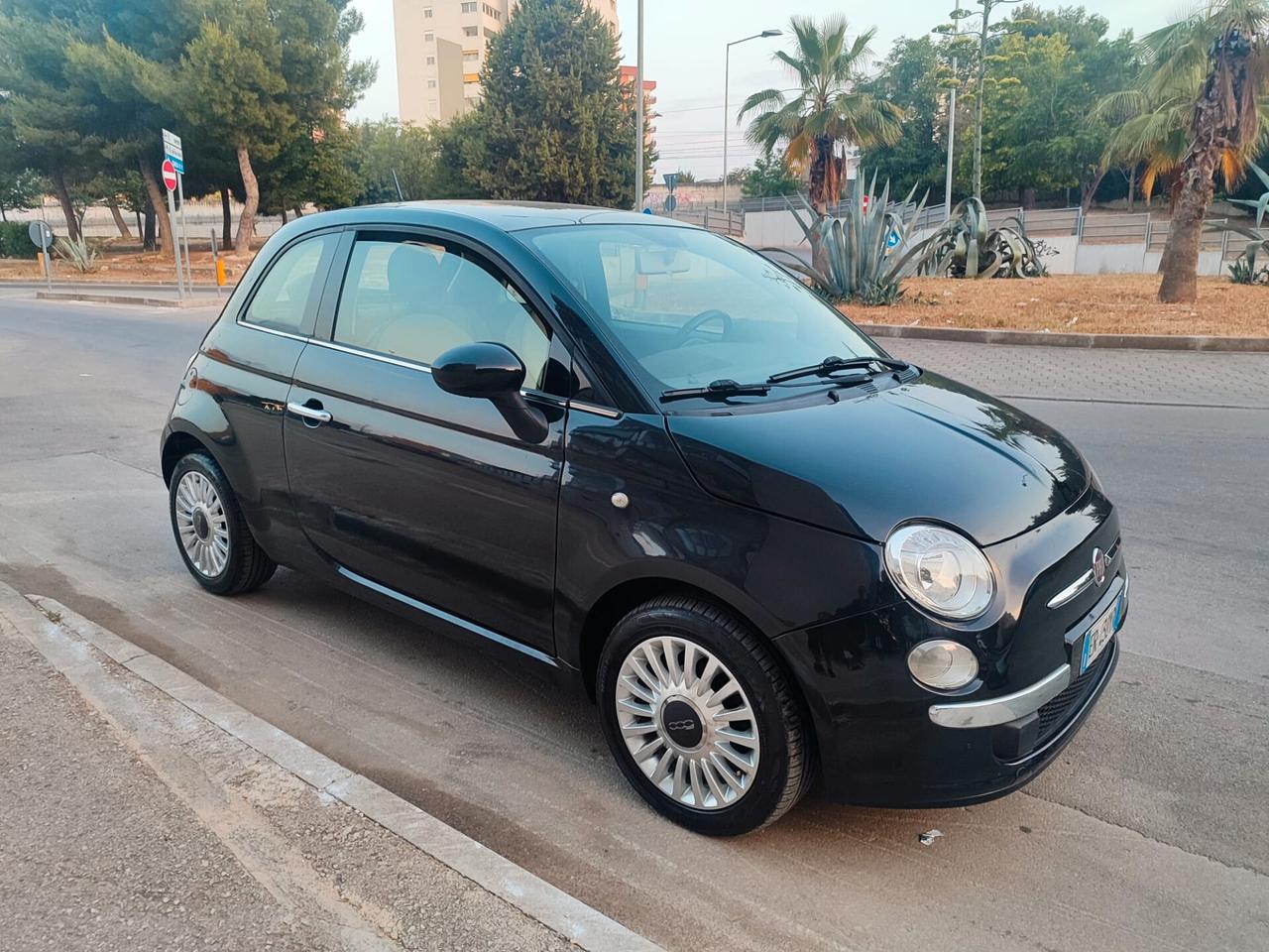 Fiat 500 1.2 Benz. Lounge TETTO PANORAMICO.