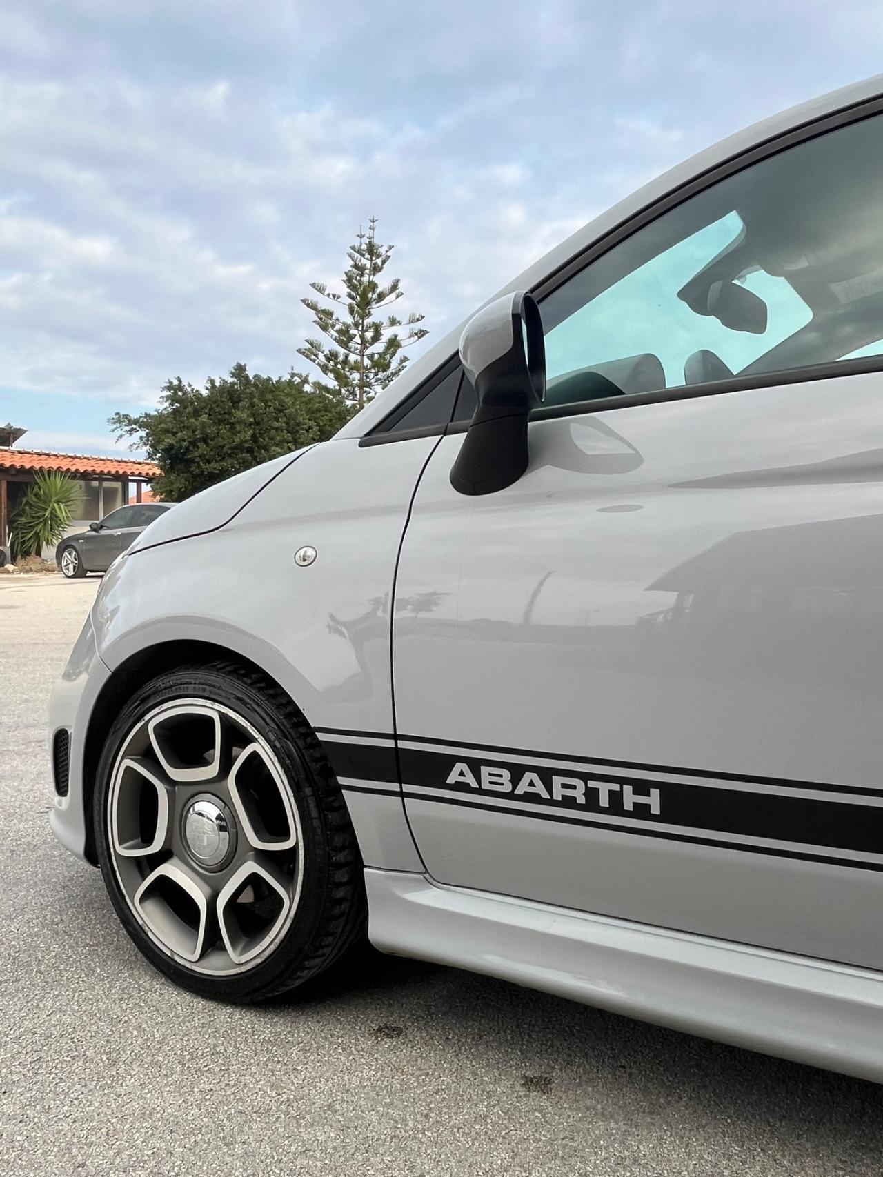 Abarth 500 1.4 Turbo T-Jet Custom
