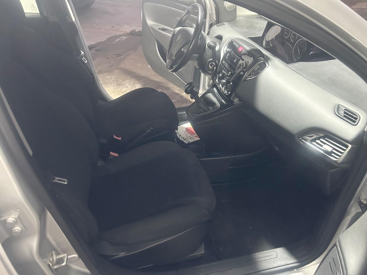 Lancia Ypsilon 1.2 69 CV 5 porte GPL