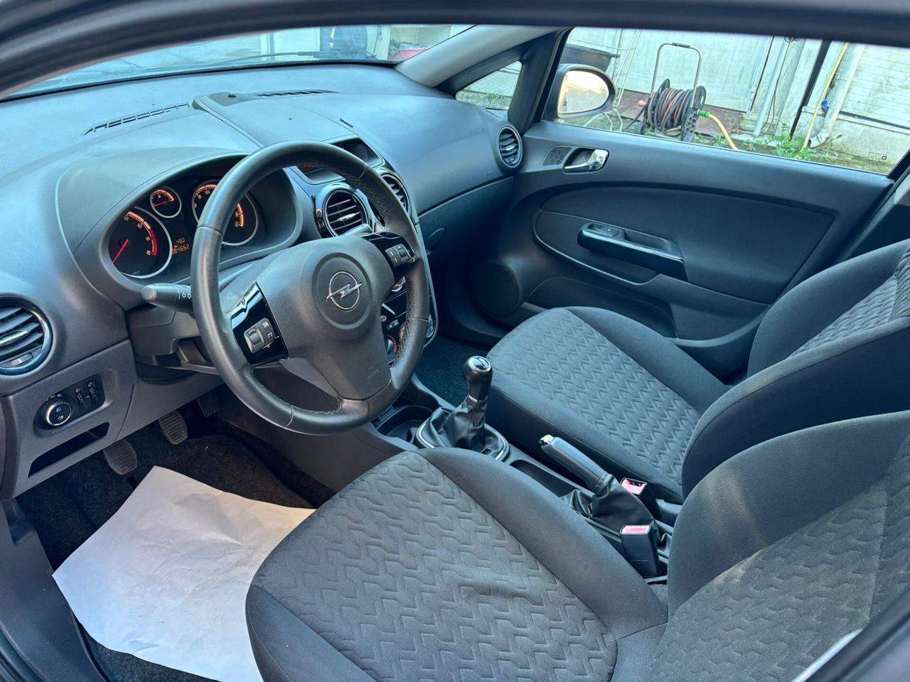 OPEL CORSA 1.2 5 PORTE BELLISSIMA SOLO 84.000 KM OK PER NEOPATENTATI PERMUTABILE