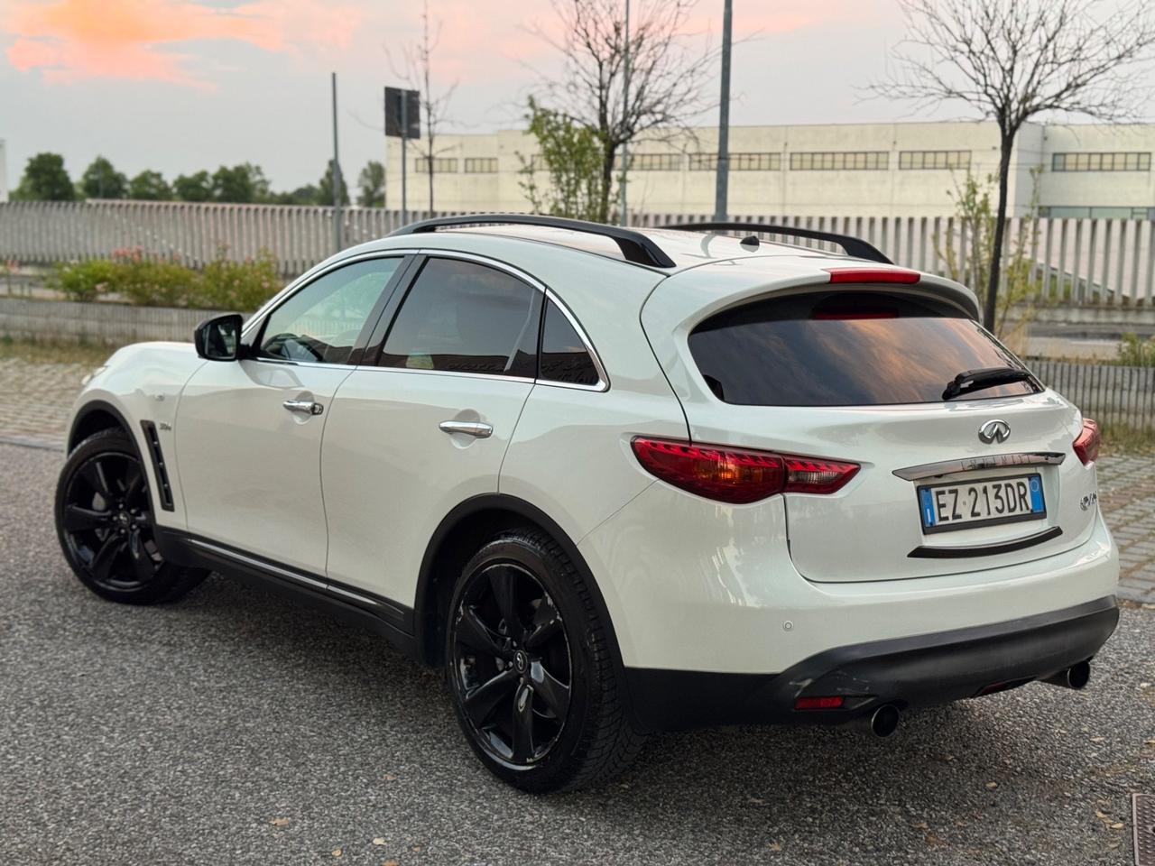 Infiniti QX70 S 3.0D V6 238cv Full