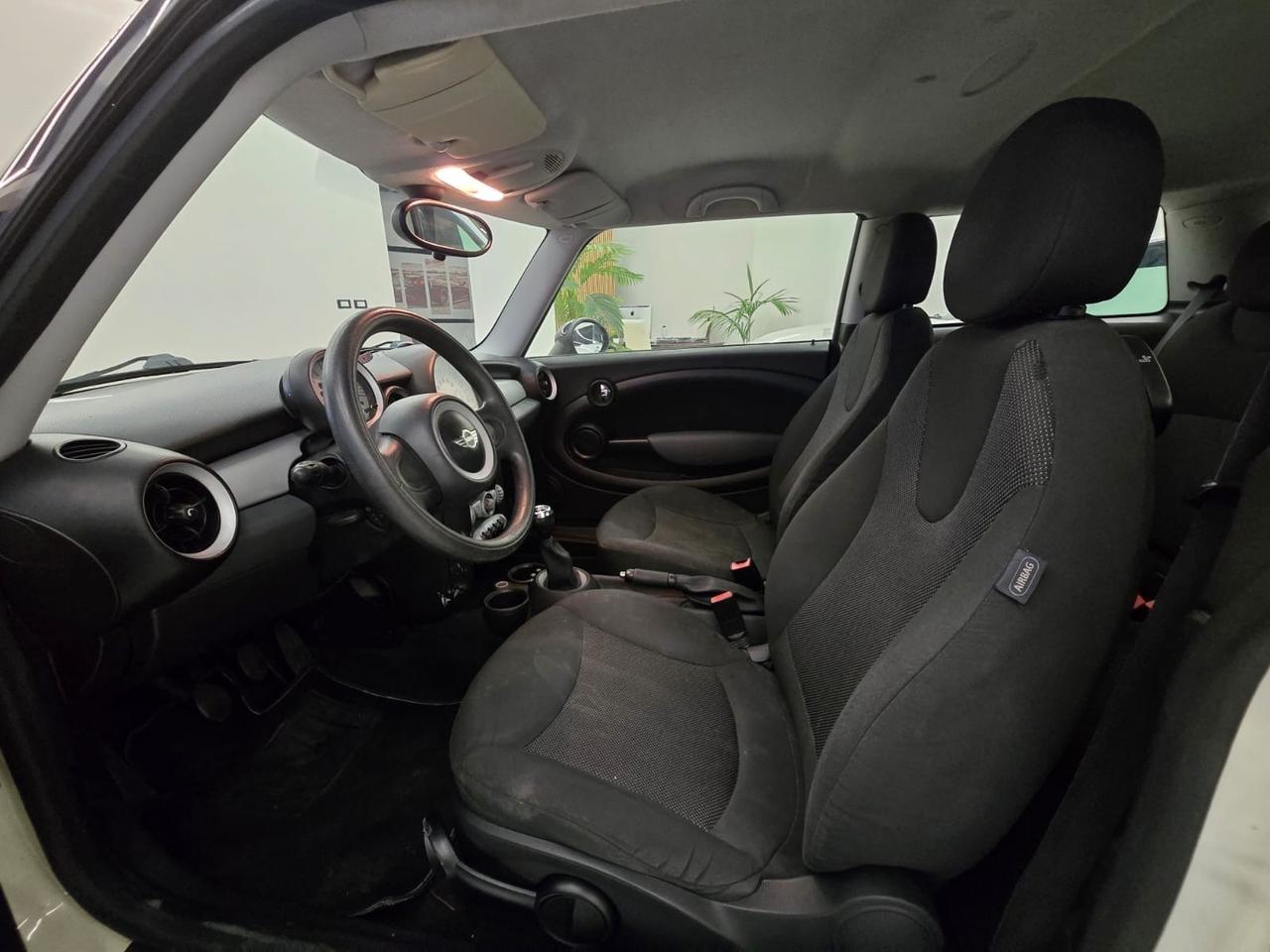 Mini 1.6 16V One (55kW)