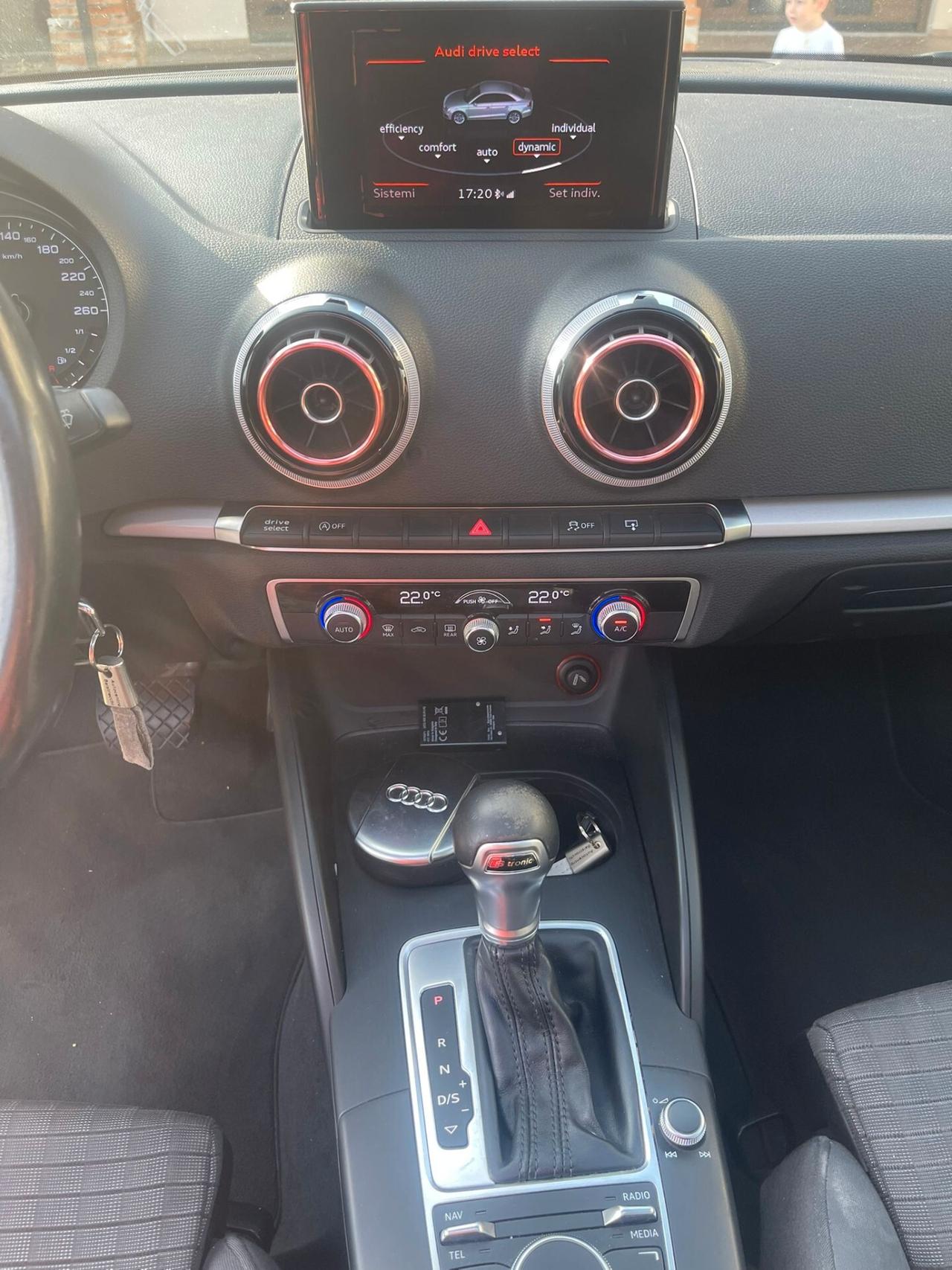 Audi A3 Sedan 1.6 TDI clean diesel S tronic Ambition