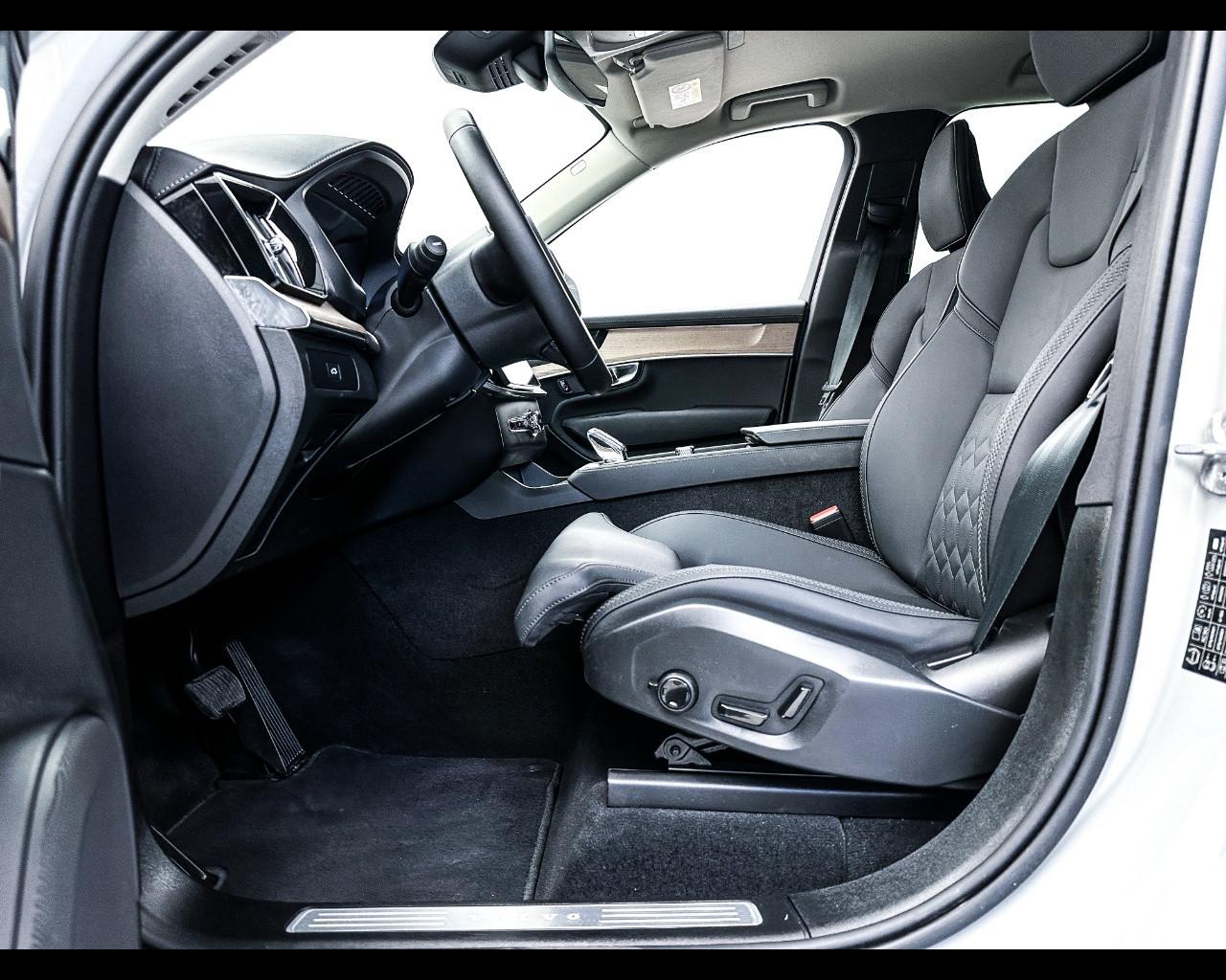 VOLVO XC90 B5 AWD automatico 7 posti Plus Bright