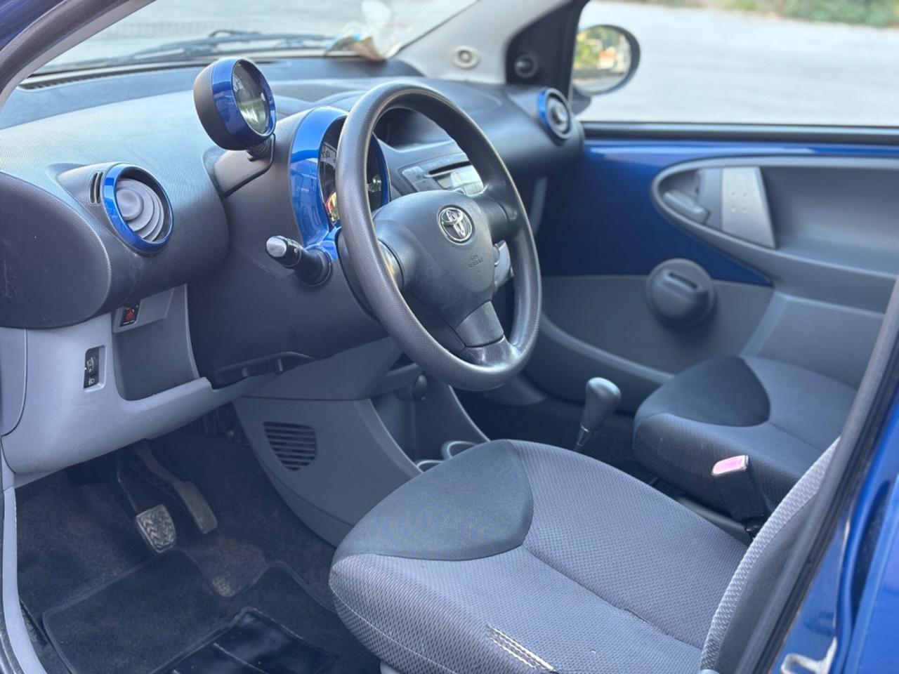 TOYOTA AYGO 1.0 BENZINA AUTOMATICA GARANZIA 12 MESI