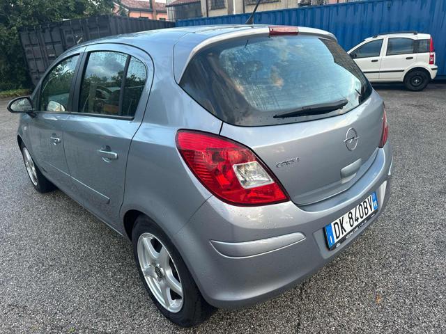 OPEL Corsa 1.4 16V 5 porte Cosmo senza nessun lavoro da fare