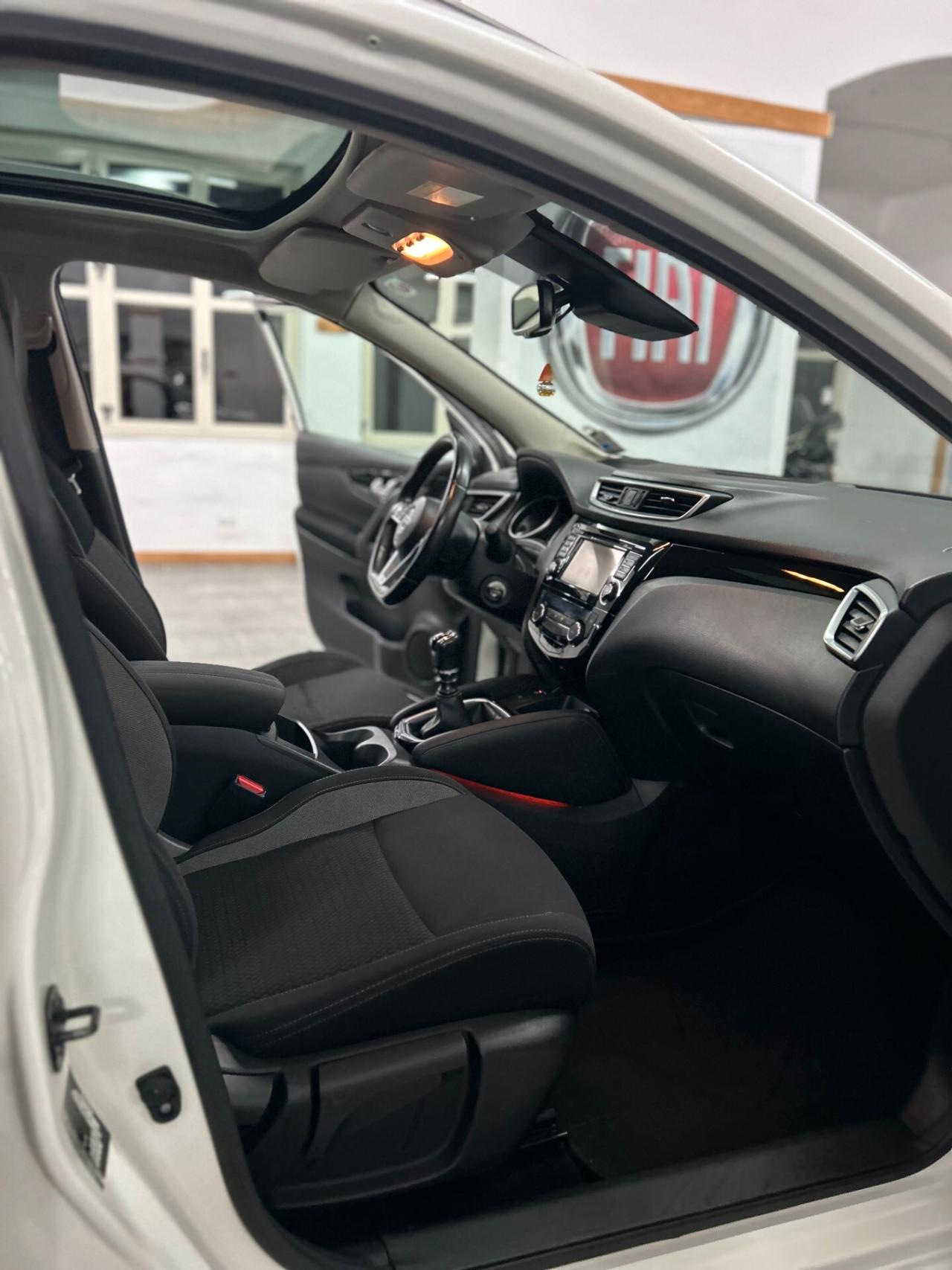 Nissan Qashqai 1.5 dCi N-Connecta - 06/2018