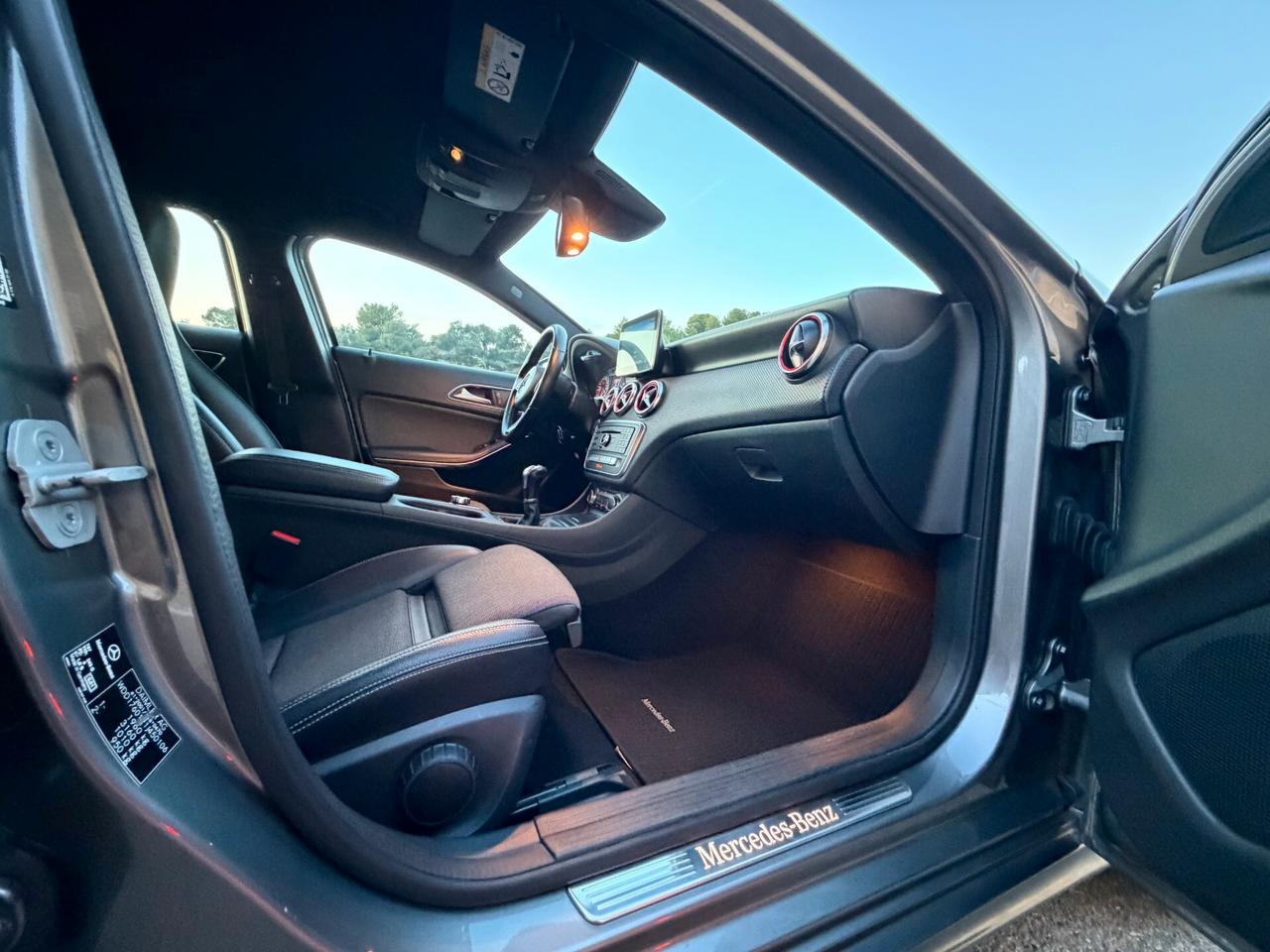 Mercedes A180 Sport/1.5 110 CV/KEYLESS/CAMERA/AMBIENT LIGHTS