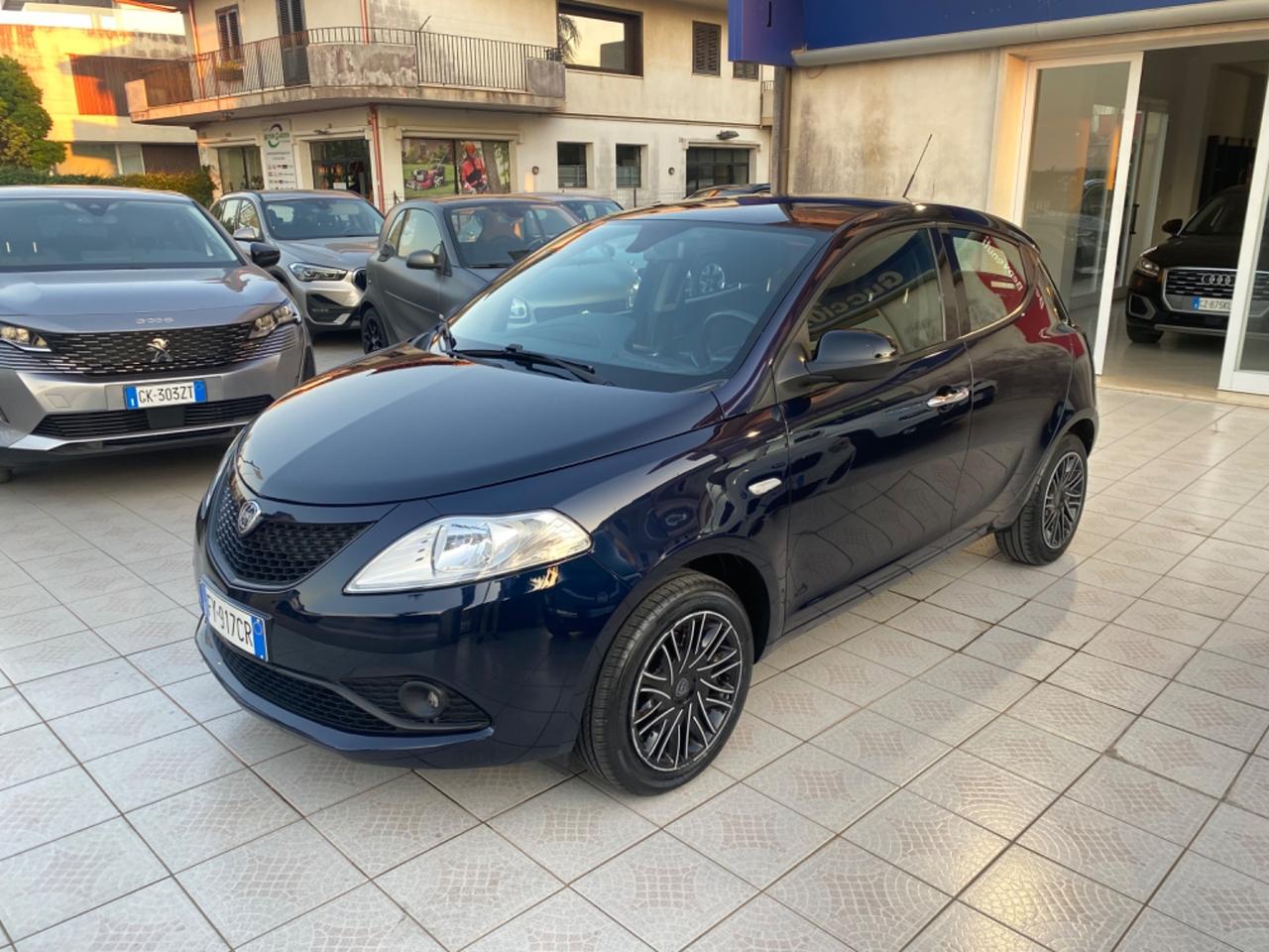 Lancia Ypsilon 1.2 69 CV 5 porte Gold