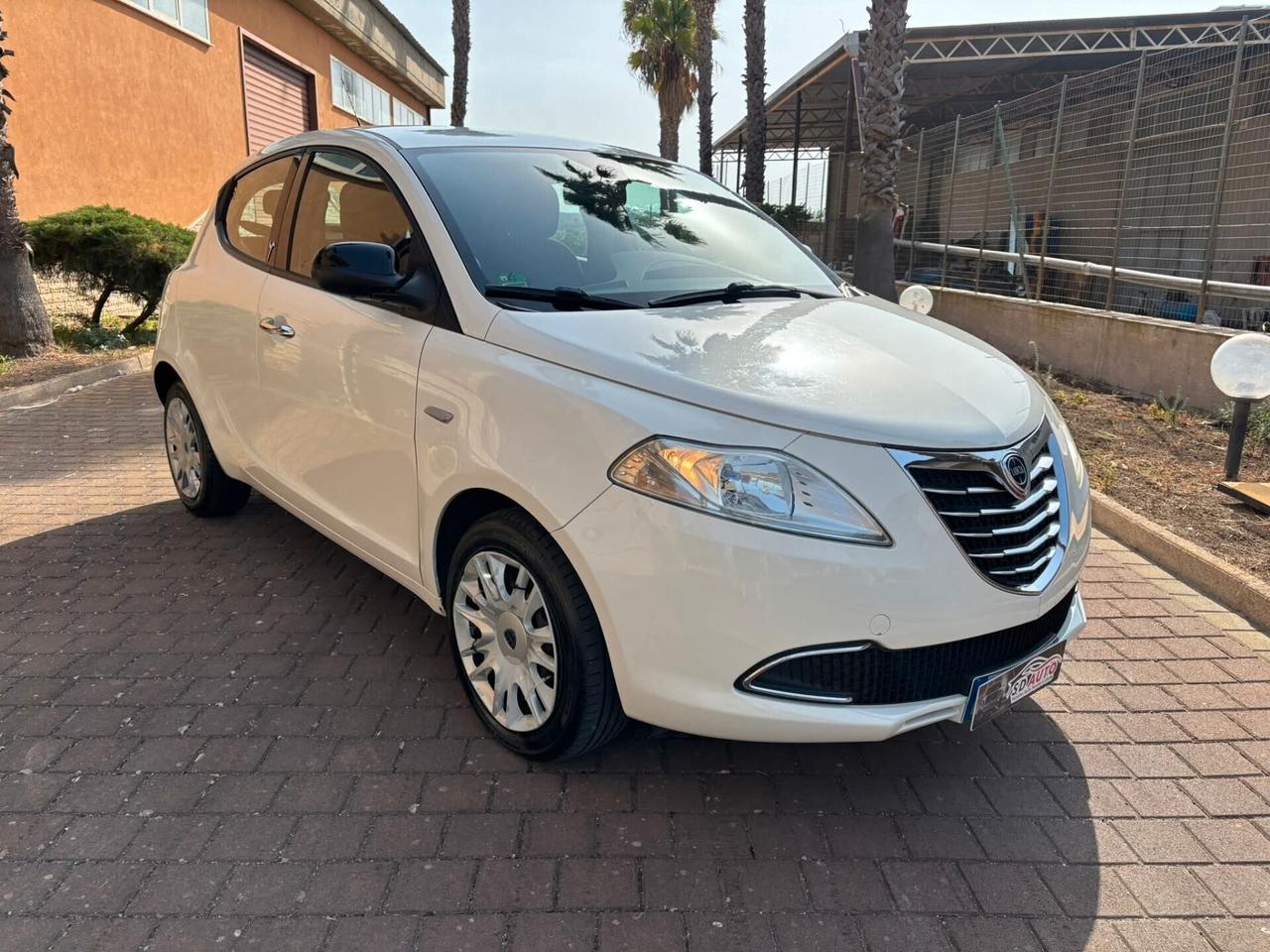 Lancia Ypsilon 1.3 MJT 16V 95 CV 5 porte S&S Platinum//