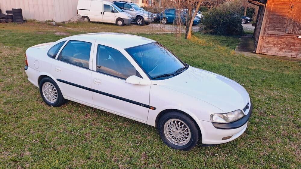 Opel Vectra 1.8i 16V cat 4 porte CD CLIMA BEN TENUTA