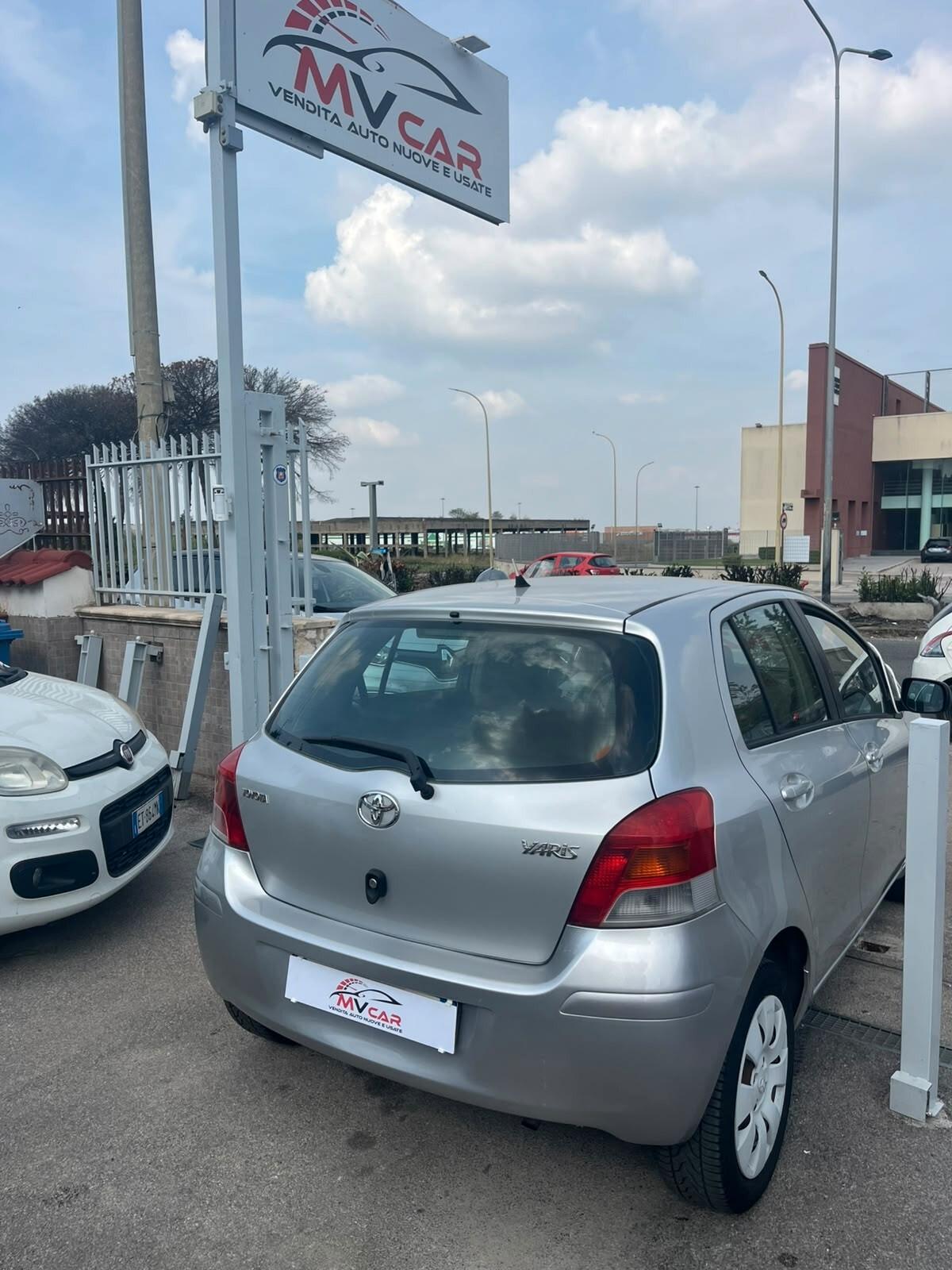 Toyota Yaris 1.0 5 porte Sol