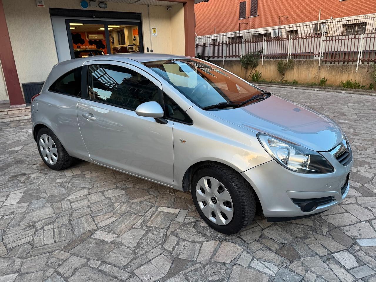Opel Corsa 1.2 3 porte Club