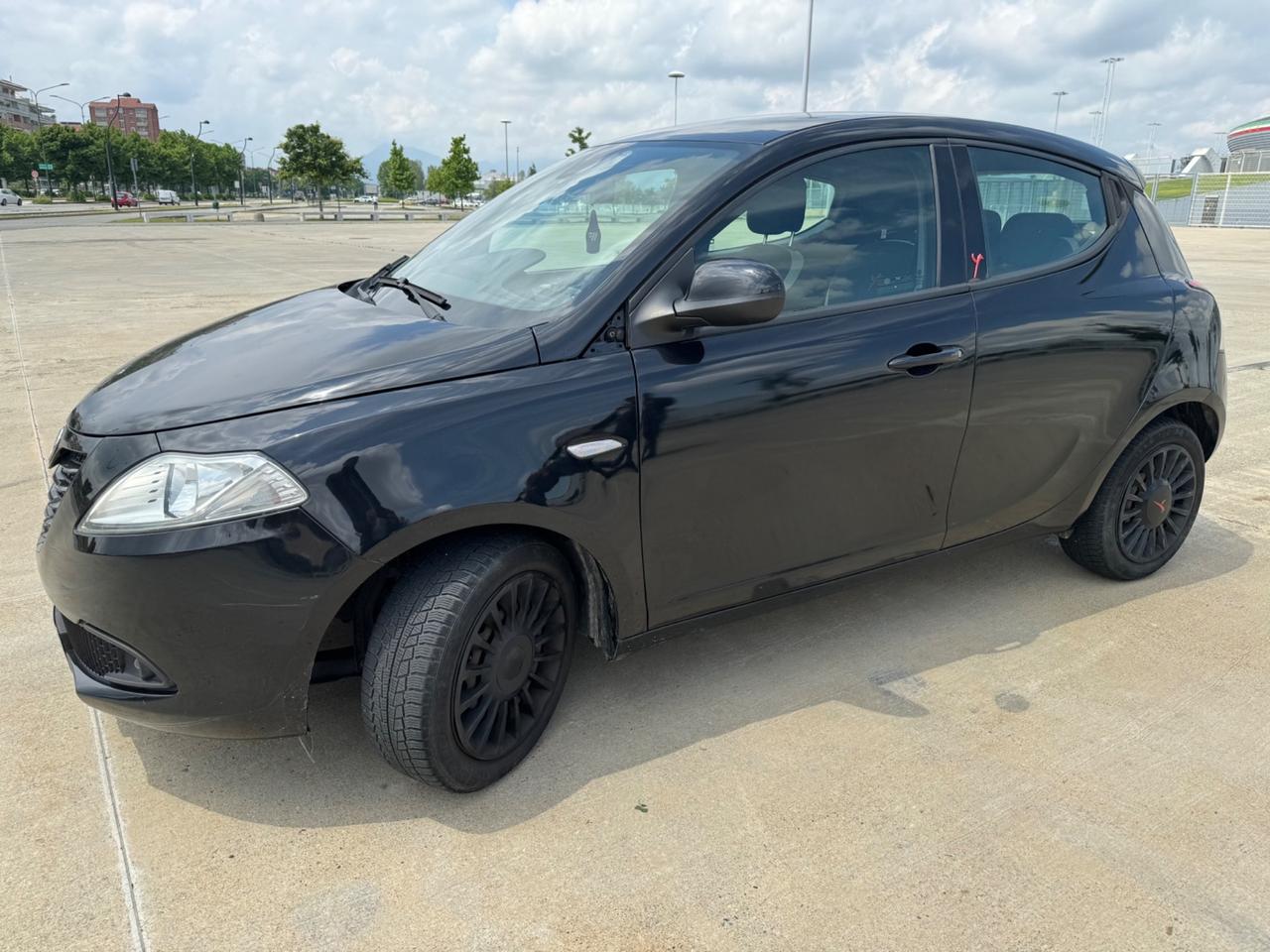 Lancia Ypsilon 1.2 69 CV 5 porte GPL Ecochic Silver