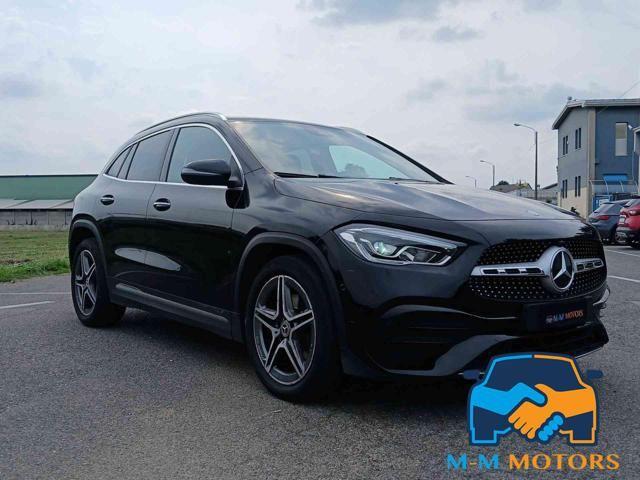 MERCEDES-BENZ GLA 180 d Automatic Premium AMG!